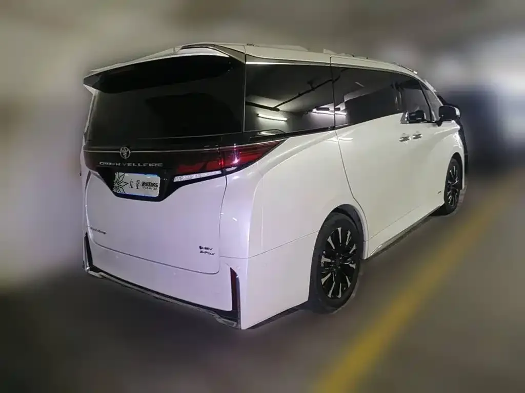 Toyota Vellfire — фото 3