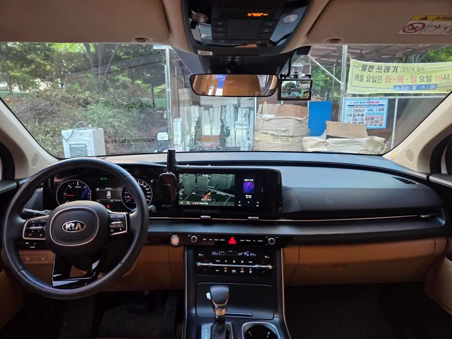 Kia Carnival — фото 10