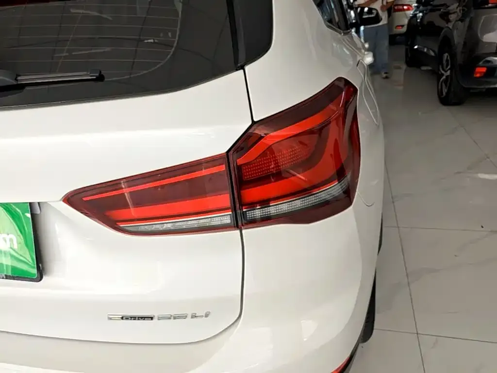 BMW X1 — фото 2