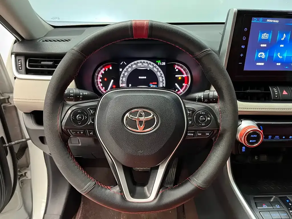 Toyota RAV4 — фото 3