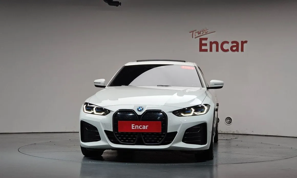 BMW i4 — фото 4