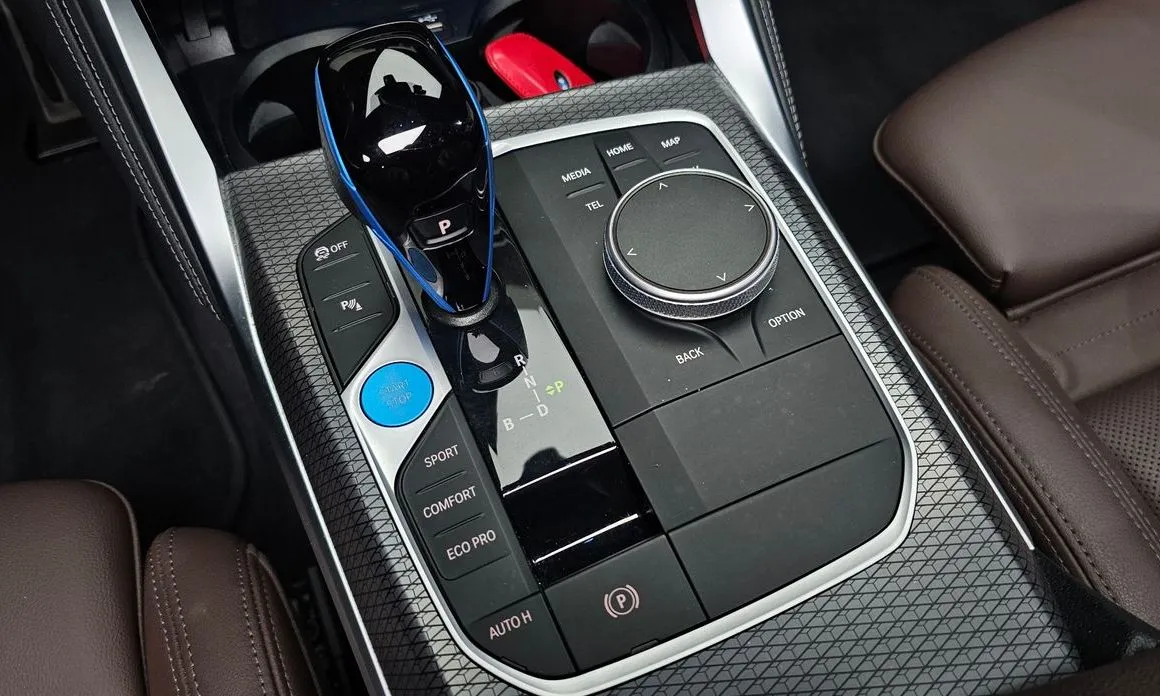 BMW i4 — фото 10