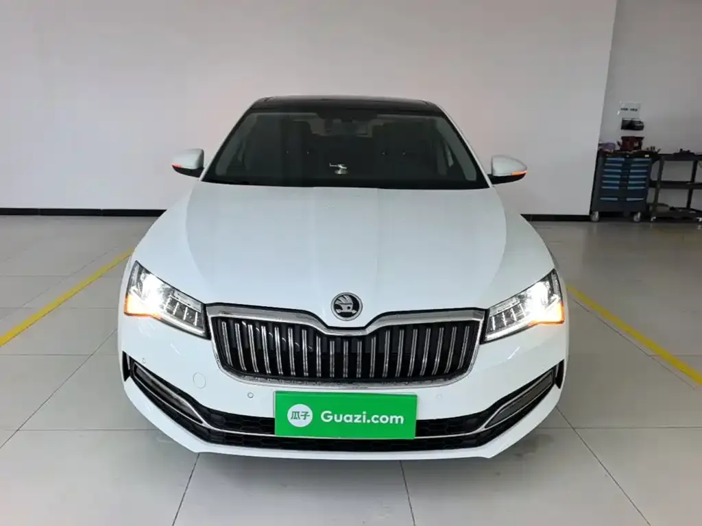 Skoda Superb — фото 6