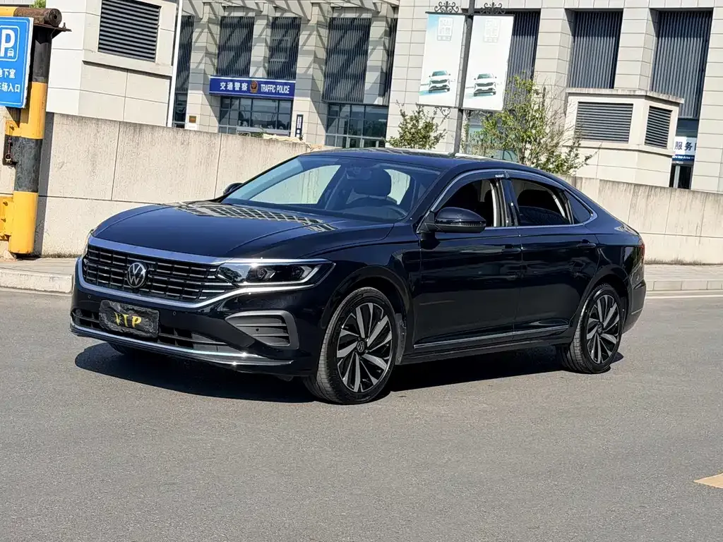 Volkswagen Passat — фото 1