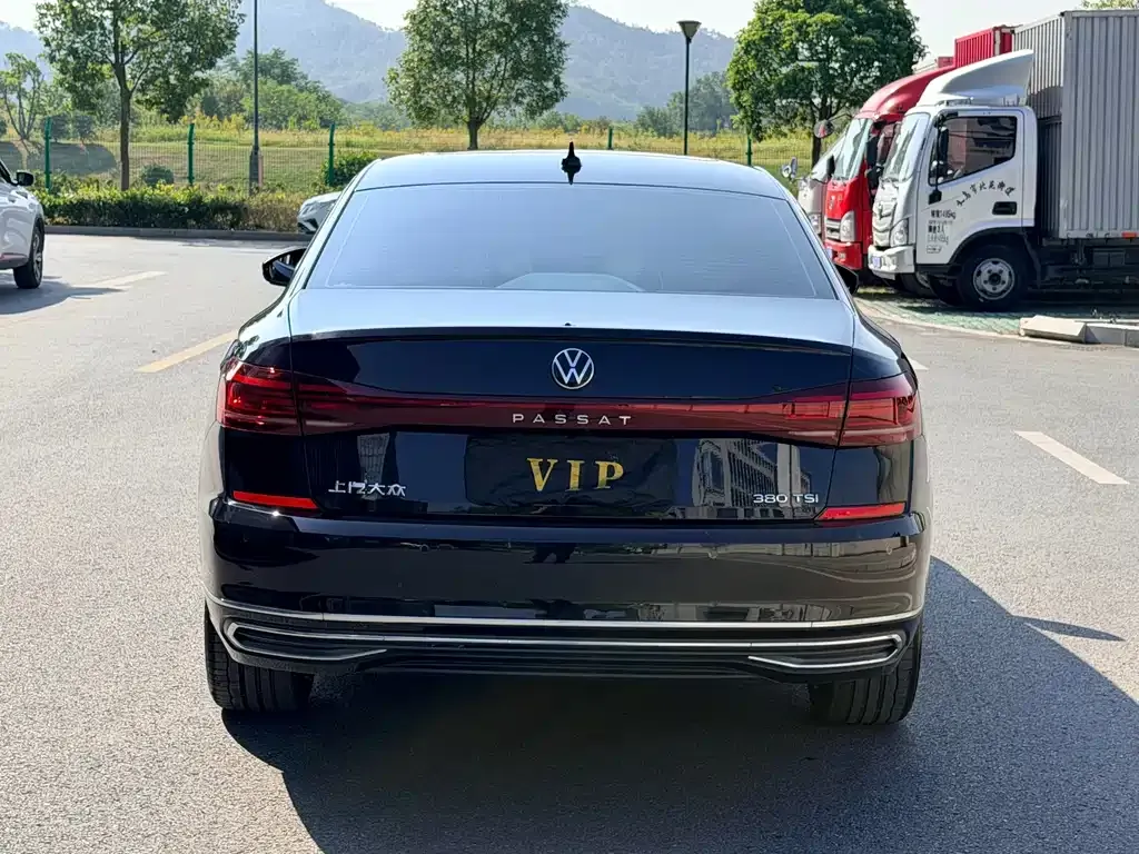 Volkswagen Passat — фото 4