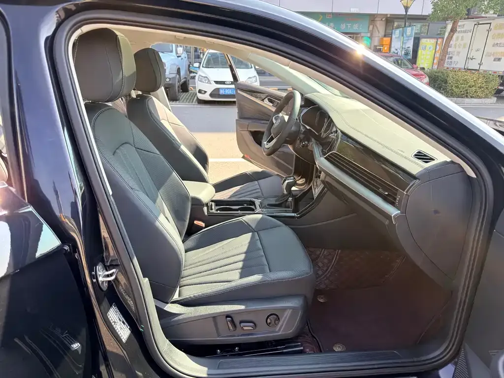 Volkswagen Passat — фото 2