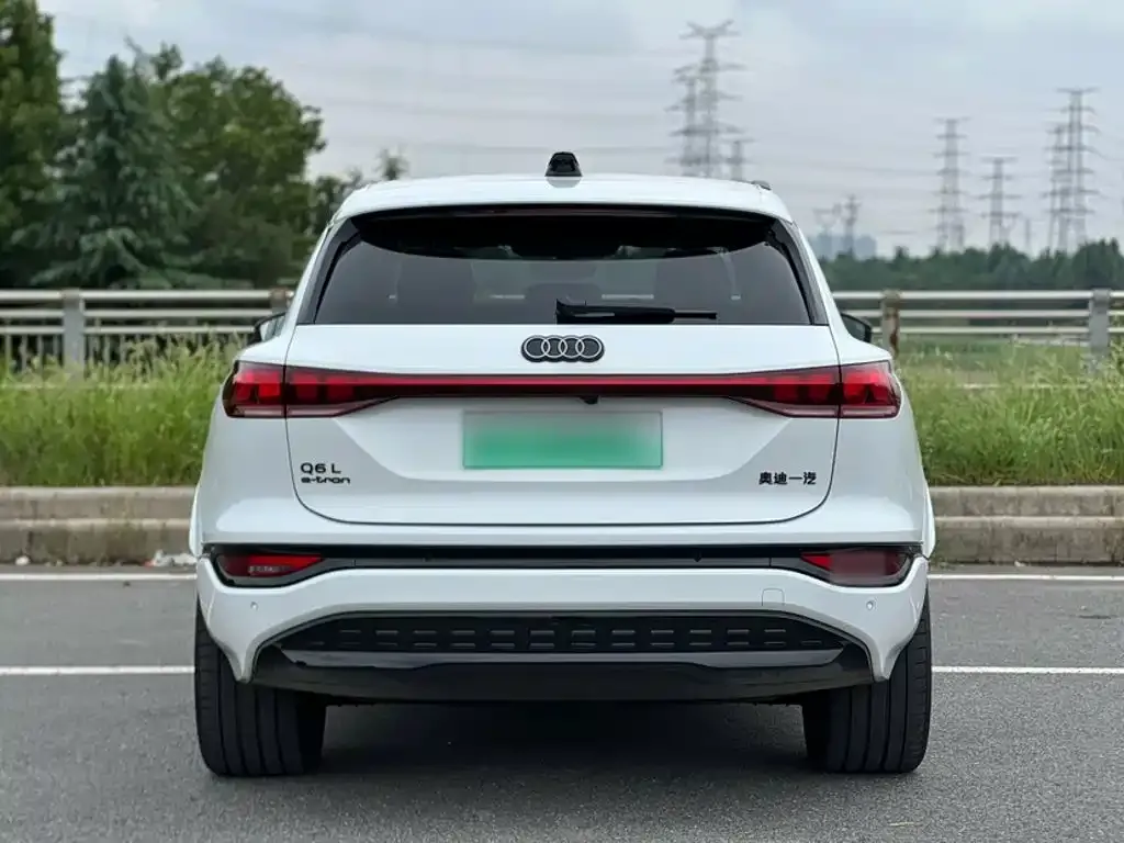 Audi Q6L e-tron — фото 9
