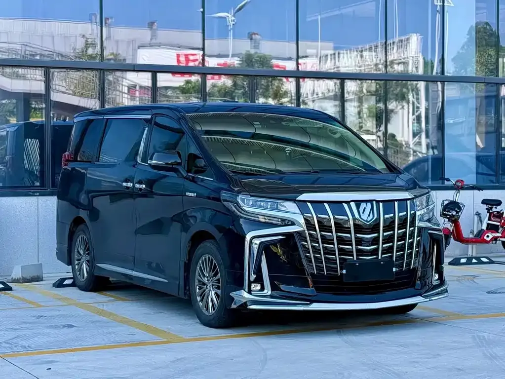 Toyota Alphard — фото 3