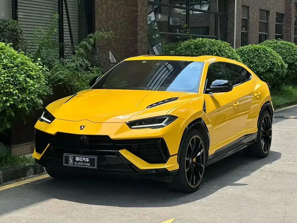 Lamborghini Urus — фото 1