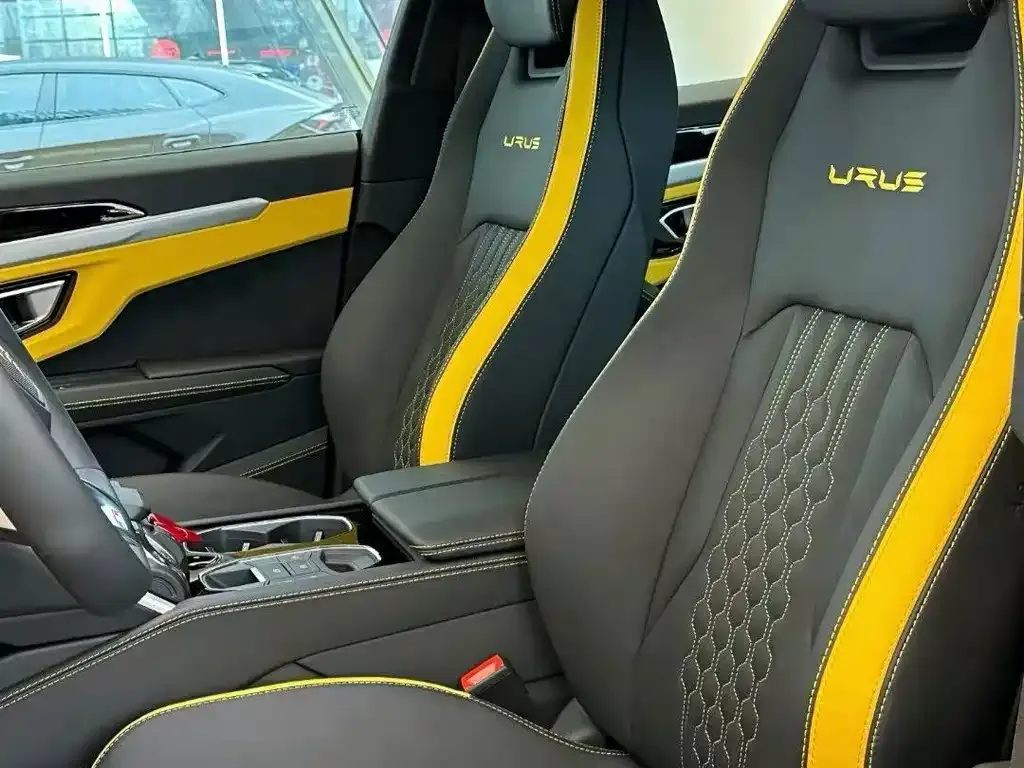 Lamborghini Urus — фото 3