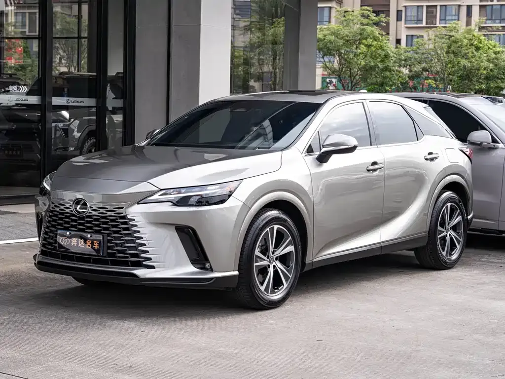 Lexus RX — фото 1