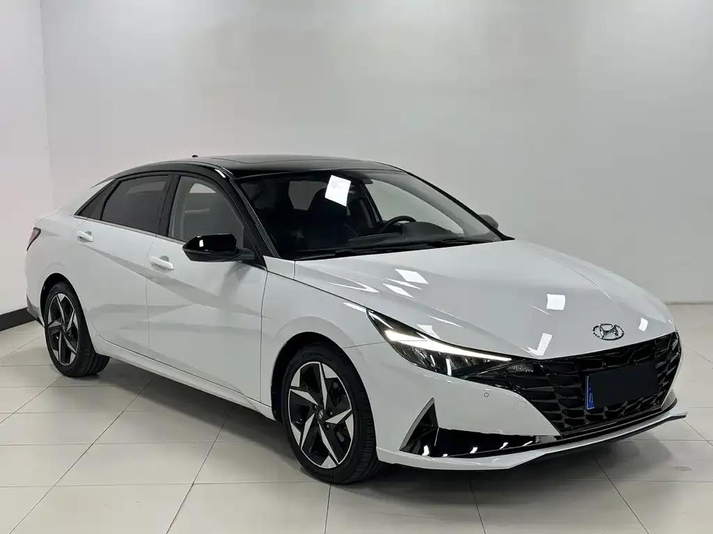 Hyundai Elantra — фото 4