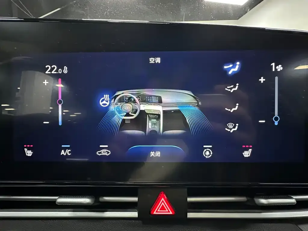 Hyundai Elantra — фото 2
