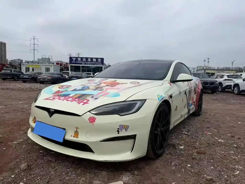 Tesla Model S — фото 1