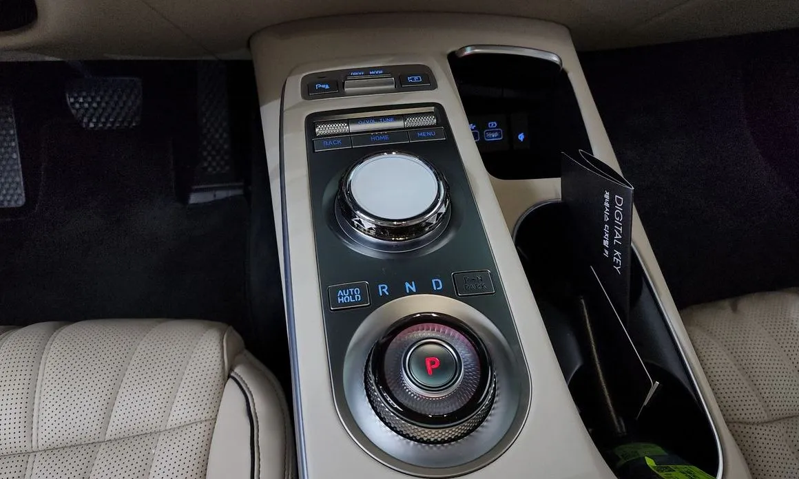 Genesis GV70 — фото 10