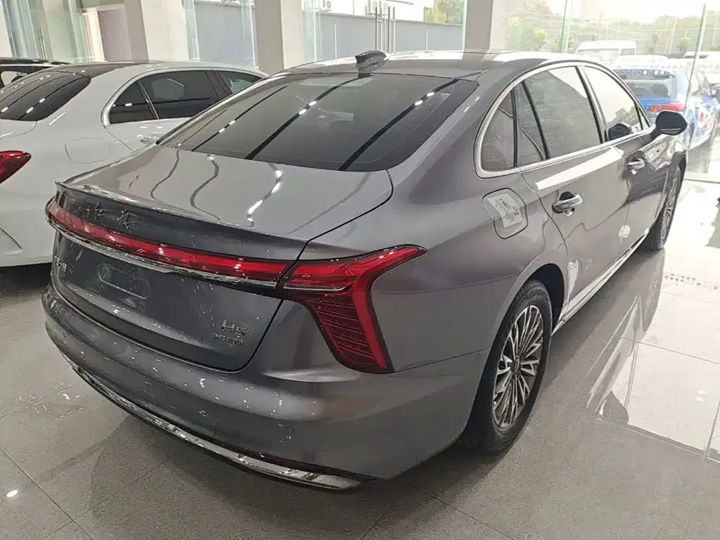 Hongqi H5 — фото 2