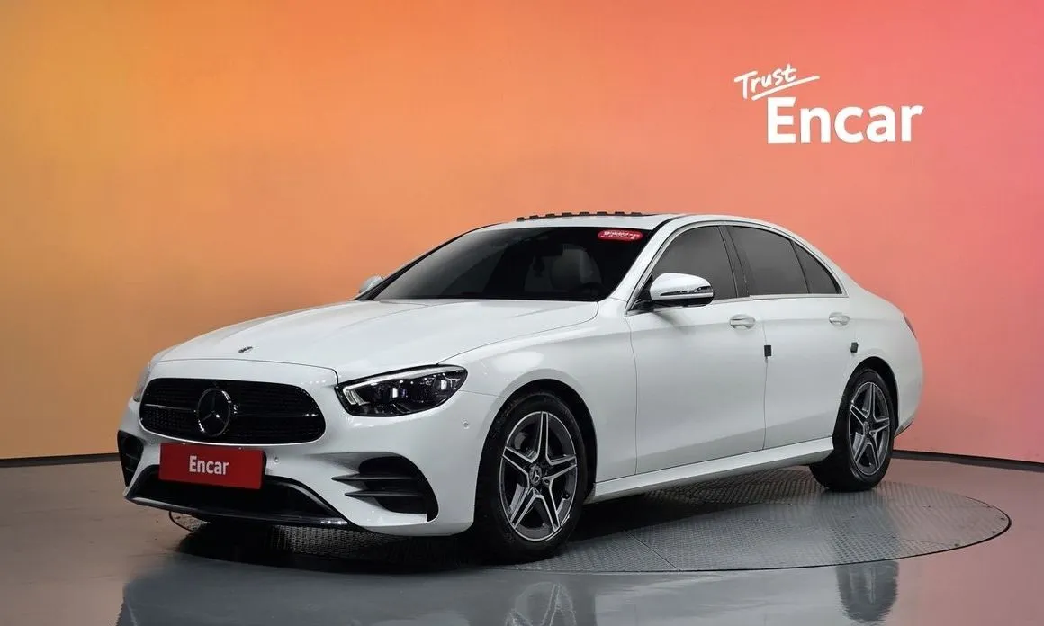 Mercedes-Benz E-Class — фото 1