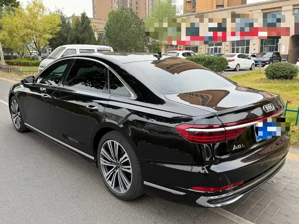 Audi A8 — фото 8