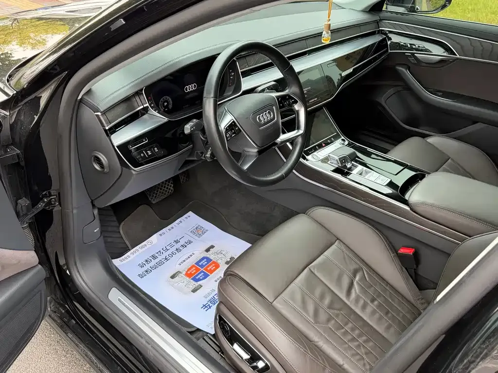 Audi A8 — фото 9