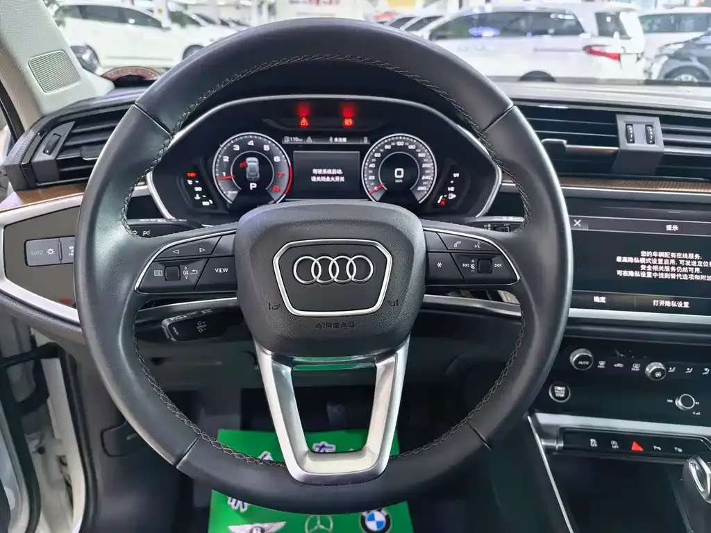 Audi Q3 — фото 2