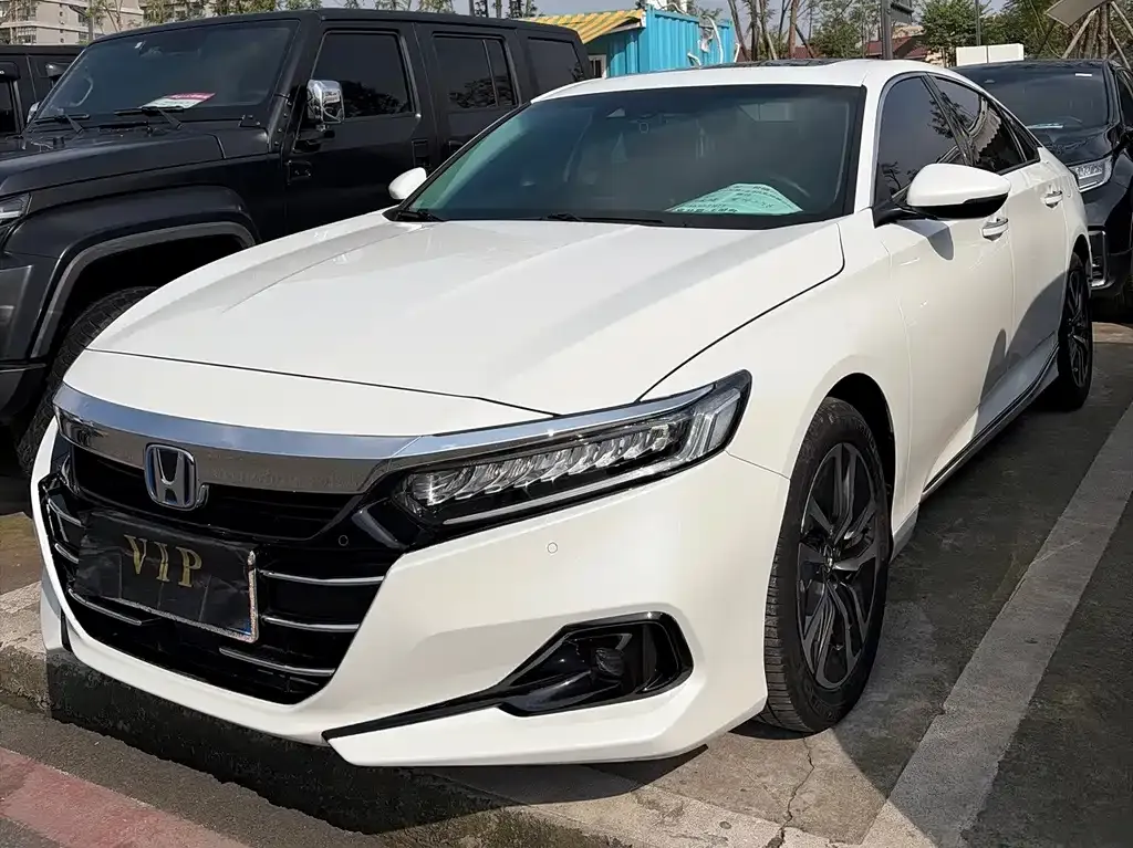 Honda Accord — фото 1