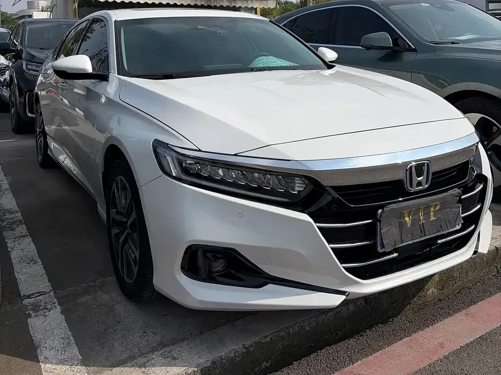 Honda Accord — фото 7