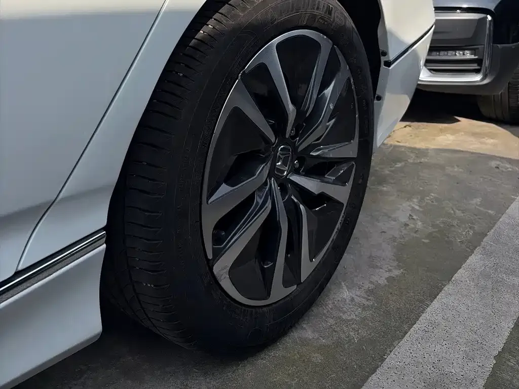 Honda Accord — фото 8