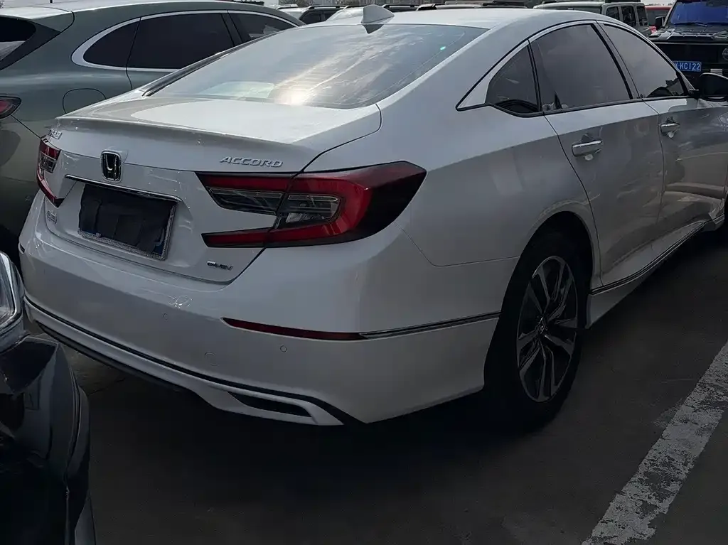 Honda Accord — фото 6