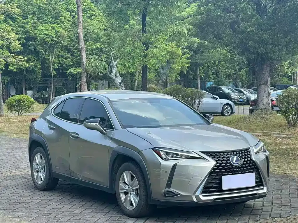 Lexus UX — фото 5