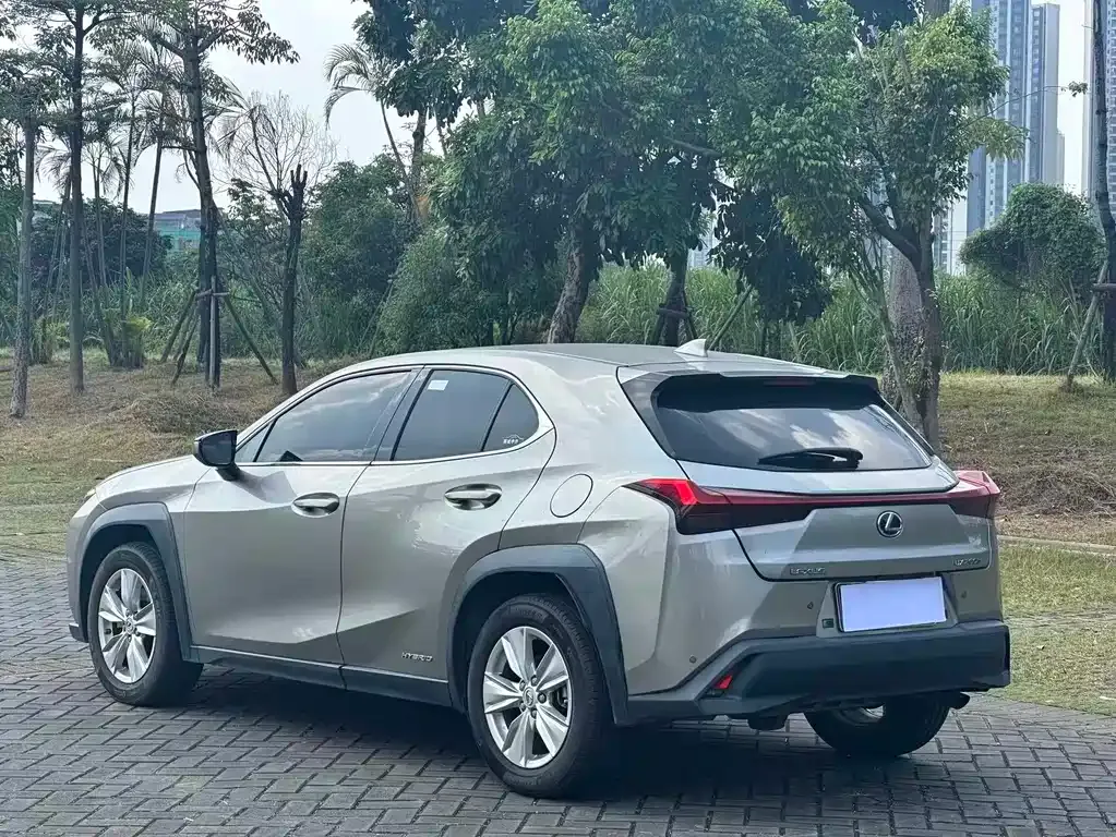 Lexus UX — фото 9