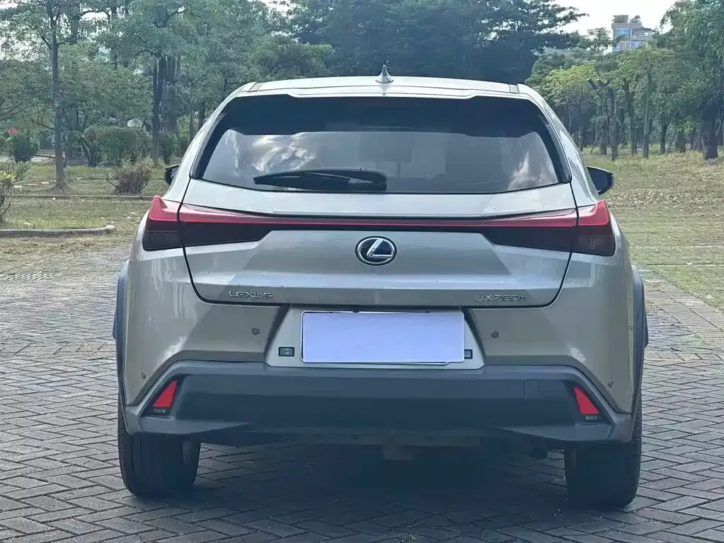 Lexus UX — фото 7