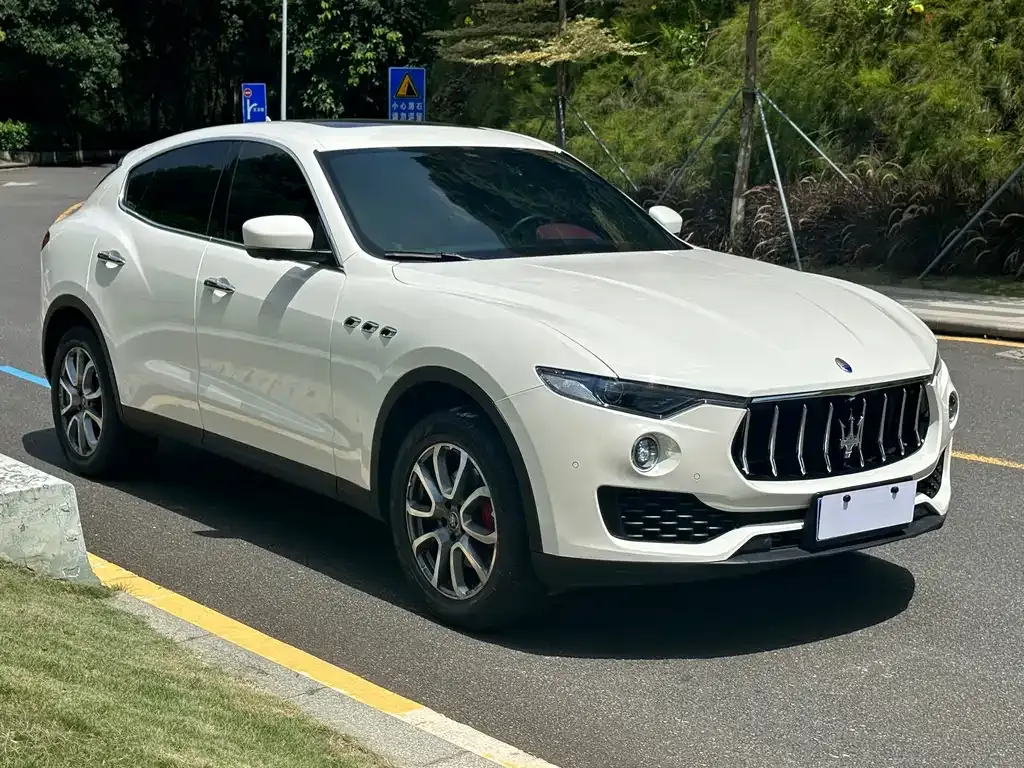Maserati Levante — фото 10