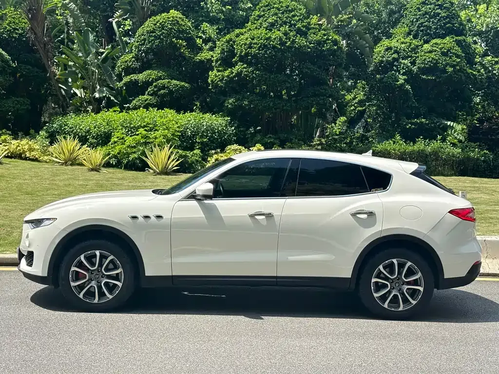 Maserati Levante — фото 6