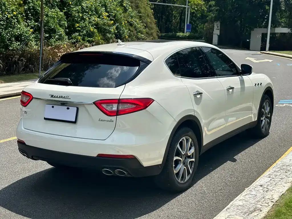 Maserati Levante — фото 3