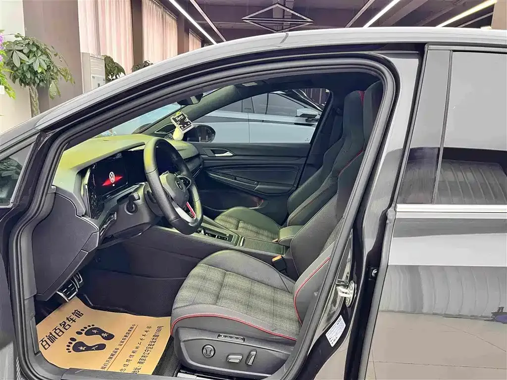 Volkswagen Golf GTI — фото 8