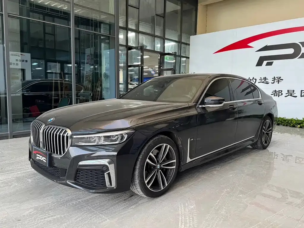 BMW 7 Series — фото 1