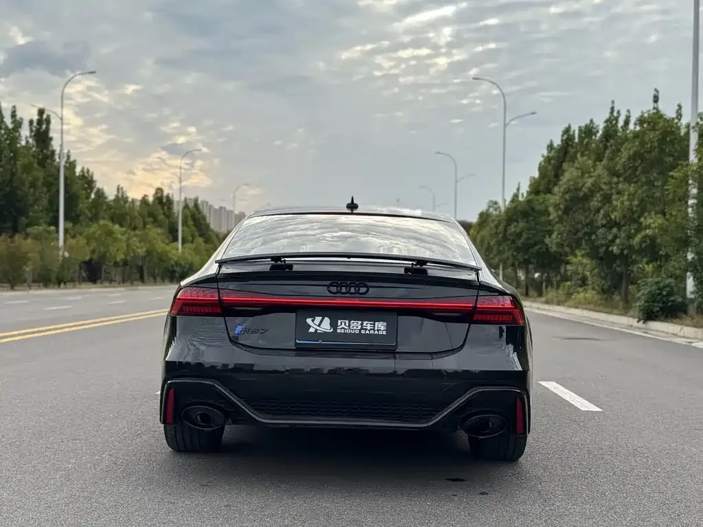 Audi A7 — фото 8