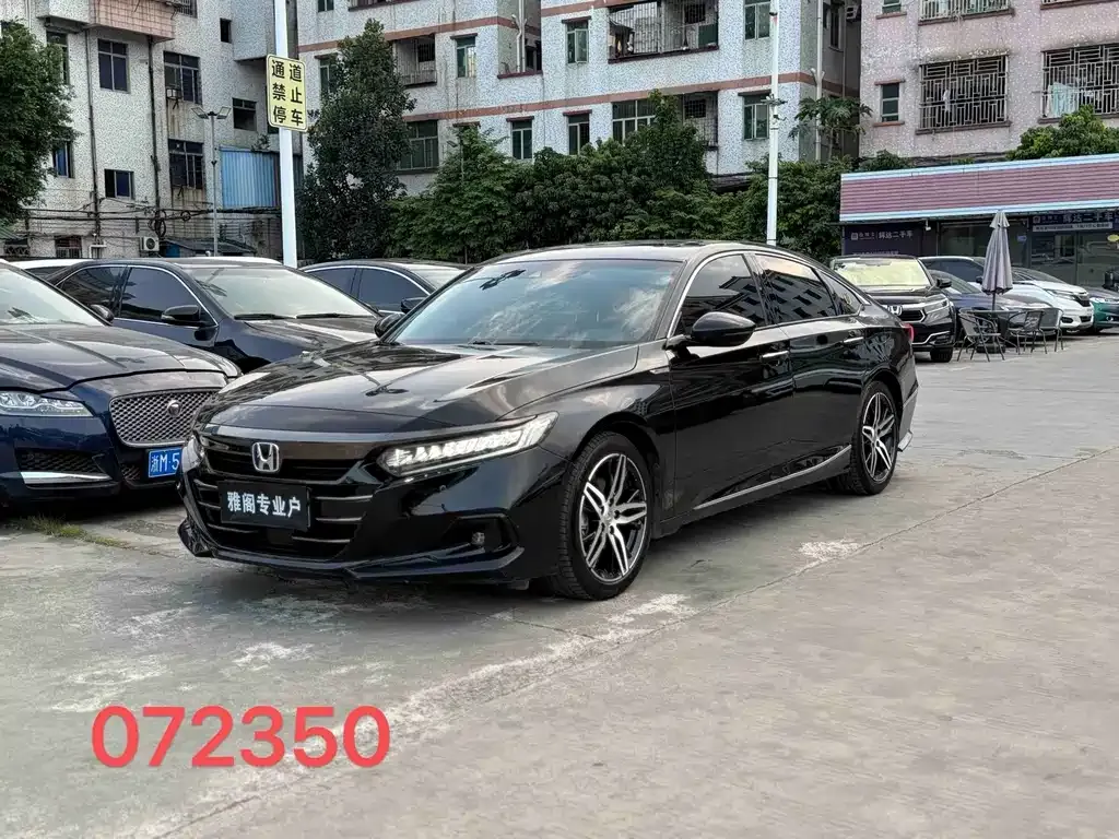 Honda Accord — фото 8
