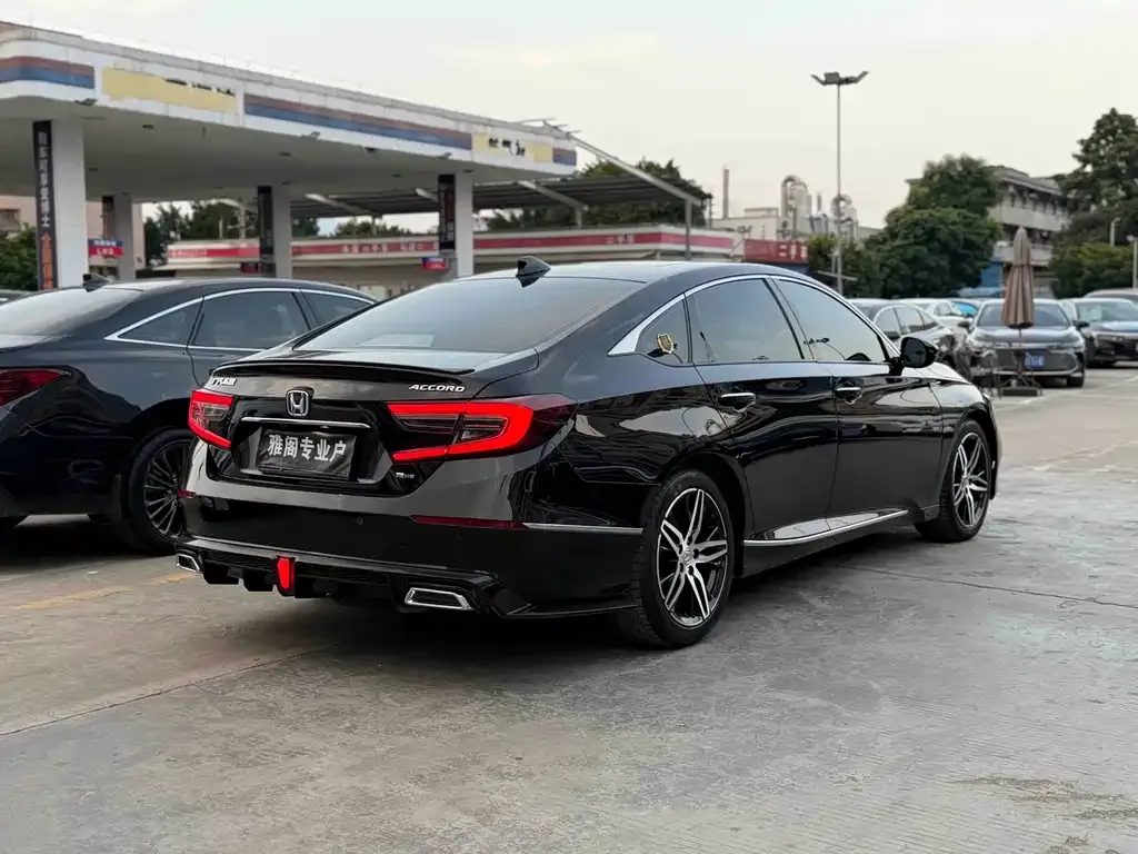 Honda Accord — фото 3