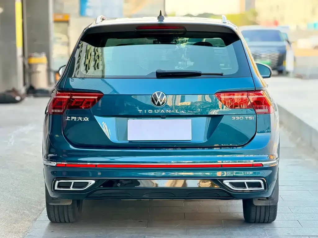 Volkswagen Tiguan L — фото 4