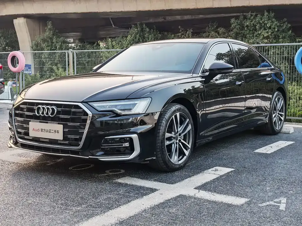 Audi A6L — фото 1