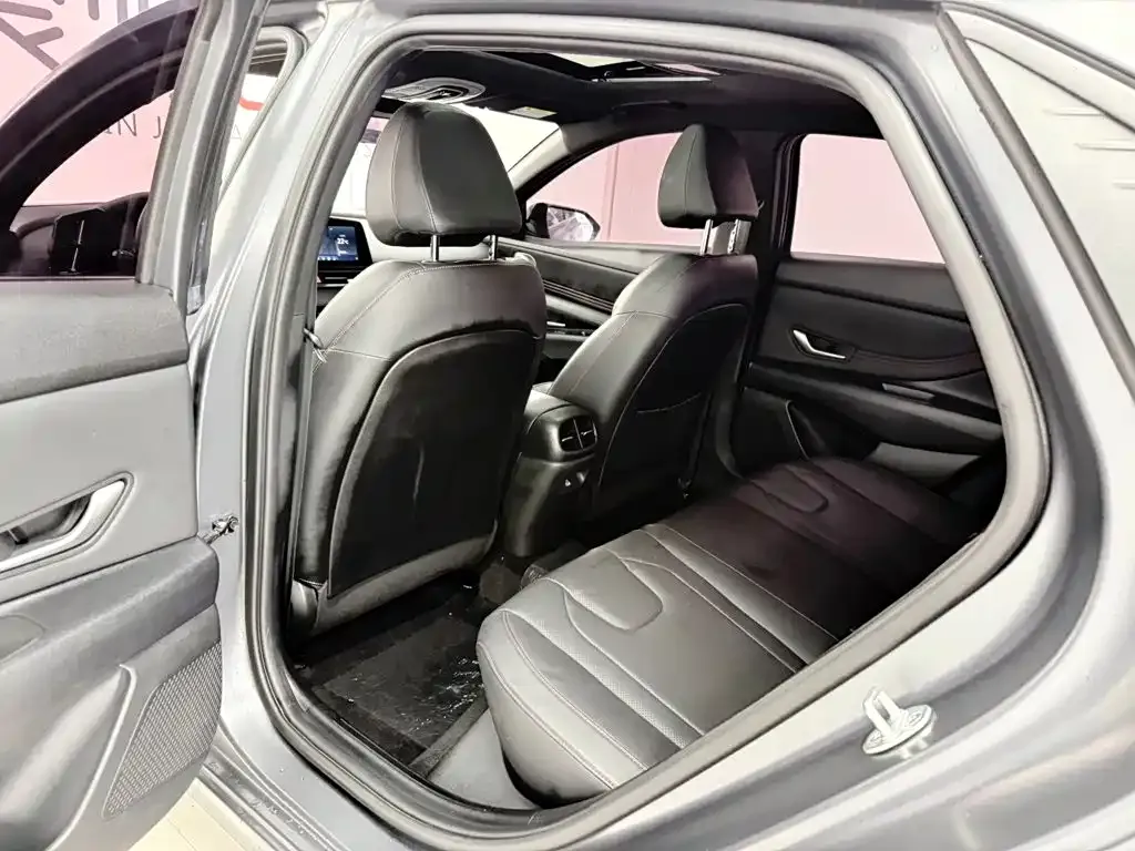 Hyundai Elantra — фото 10