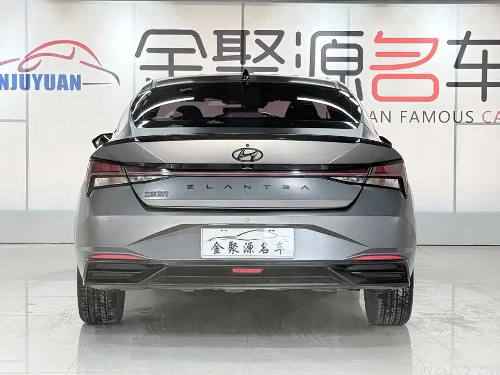 Hyundai Elantra — фото 8