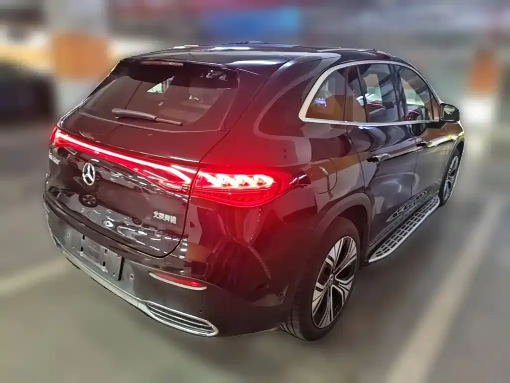 Mercedes-Benz EQE SUV — фото 10