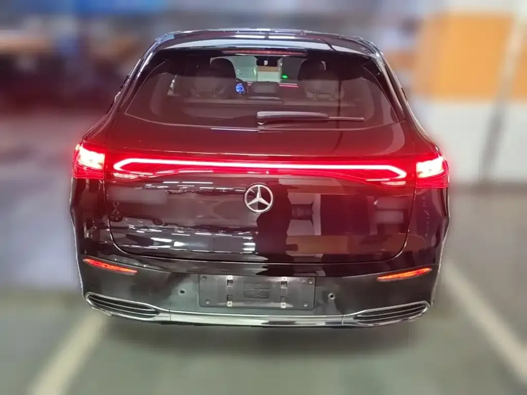 Mercedes-Benz EQE SUV — фото 7