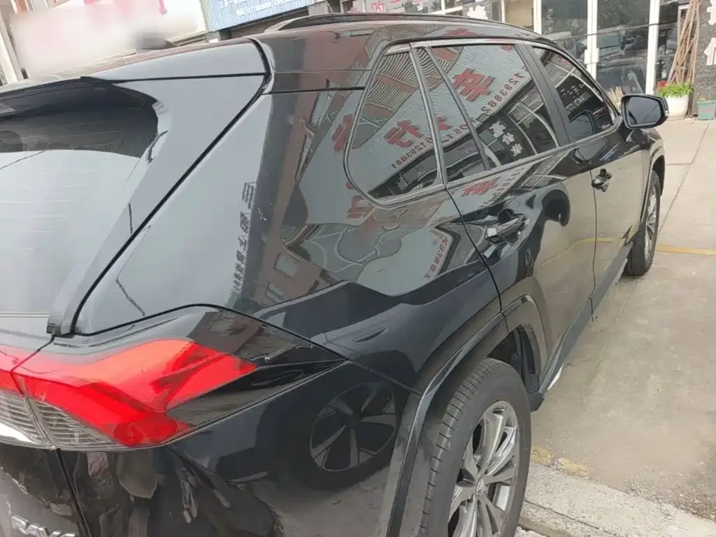 Toyota RAV4 — фото 2