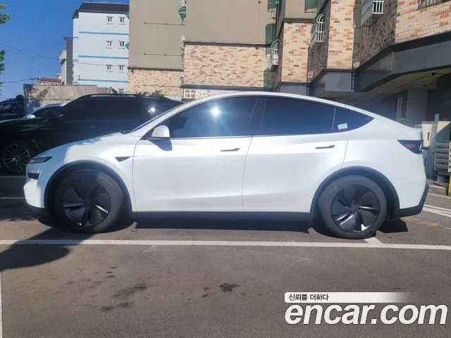 Tesla Model Y — фото 3
