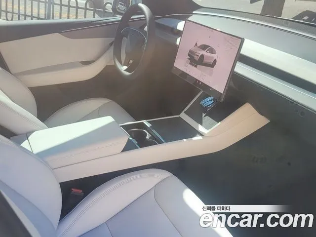 Tesla Model Y — фото 9