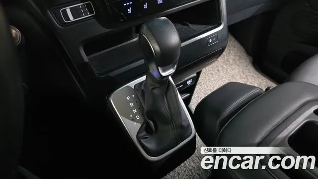 Hyundai Staria — фото 2
