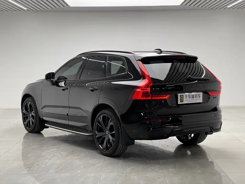 Volvo XC60 — фото 6